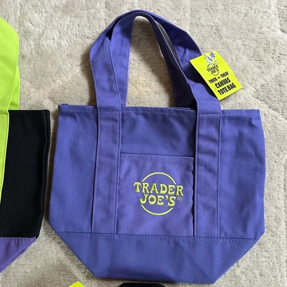 Set of 4 Trader Joe’s Halloween Mini Tote Bags - Picture 5 of 12